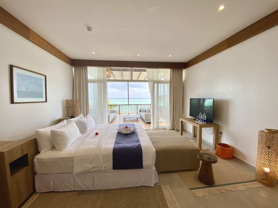 Zimmer Le Mersenne Zanzibar, Autograph Collection