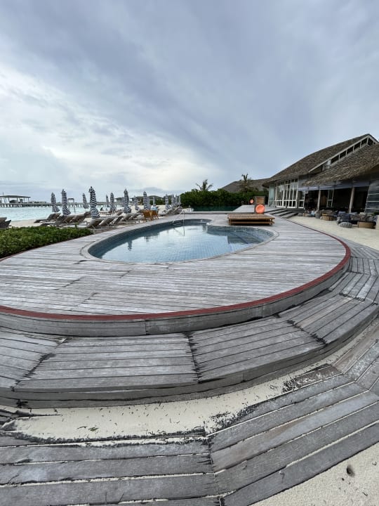 Pool Le Meridien Maldives Resort & Spa