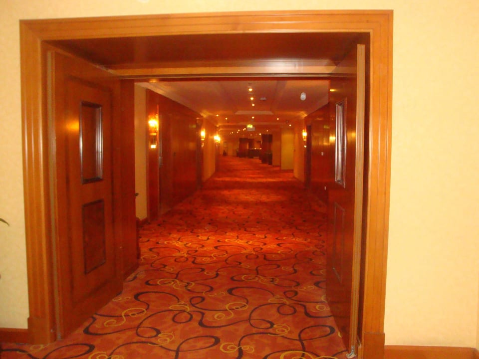 Breite Flure und edles Design Al Raha Beach Resort & Spa