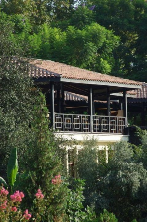 Widok na restaurację na świeżym powietrzu Melas Holiday Village