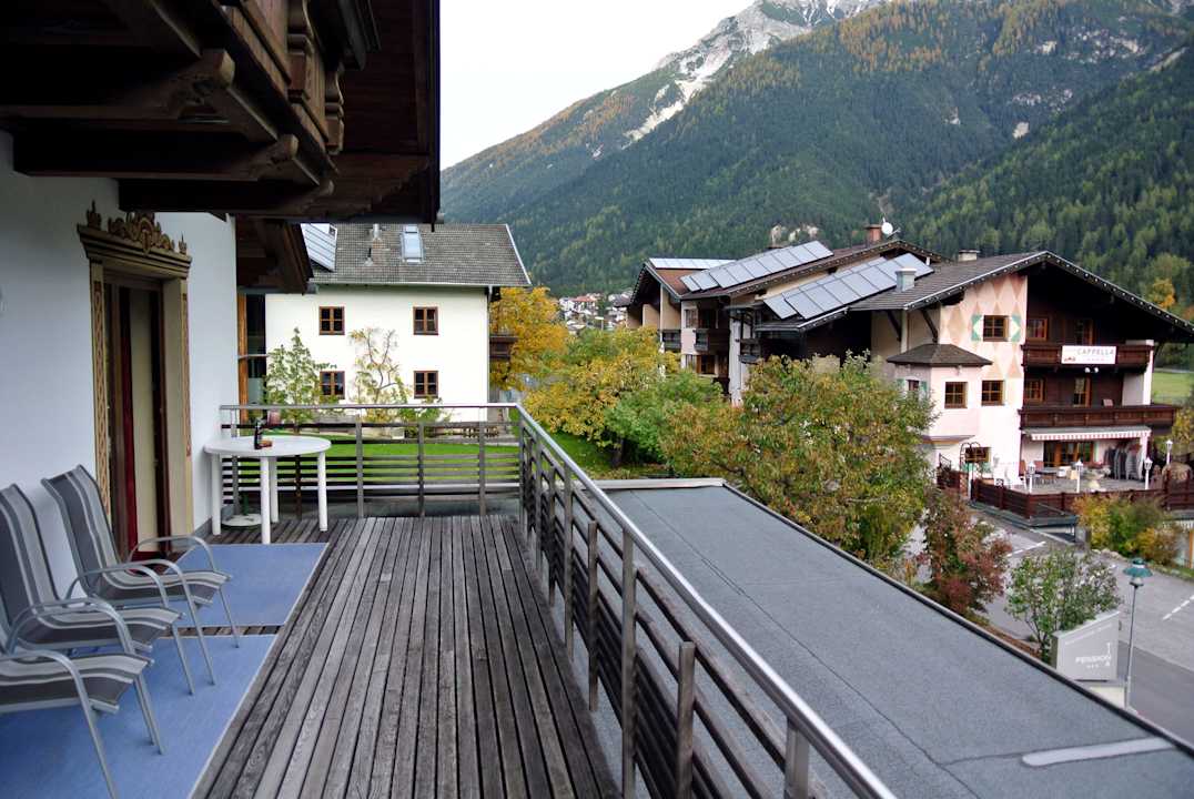 Schöner und großer Balkon  Pension Tina