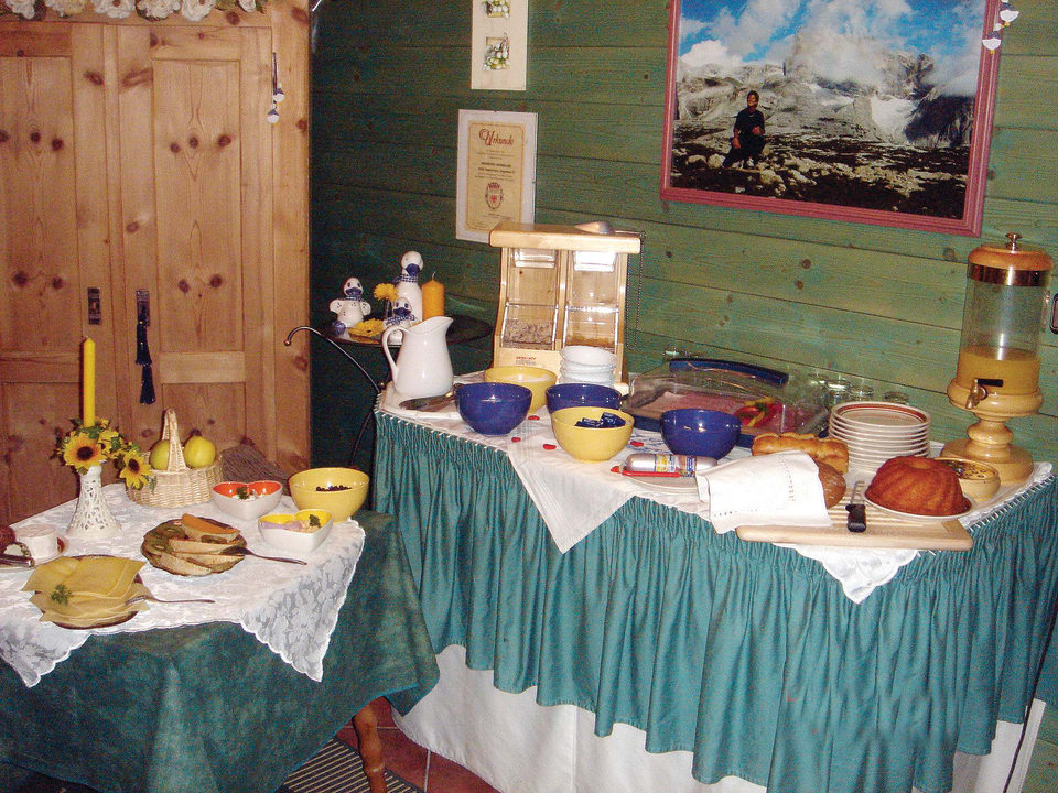 Reichhaltiges Frühstücksbuffet Gästehaus Neumayer