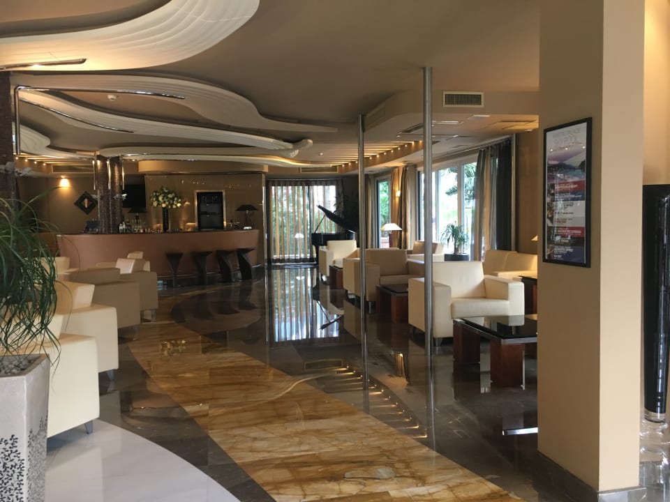 Lobby Hotel Kristal Palace - TonelliHotels