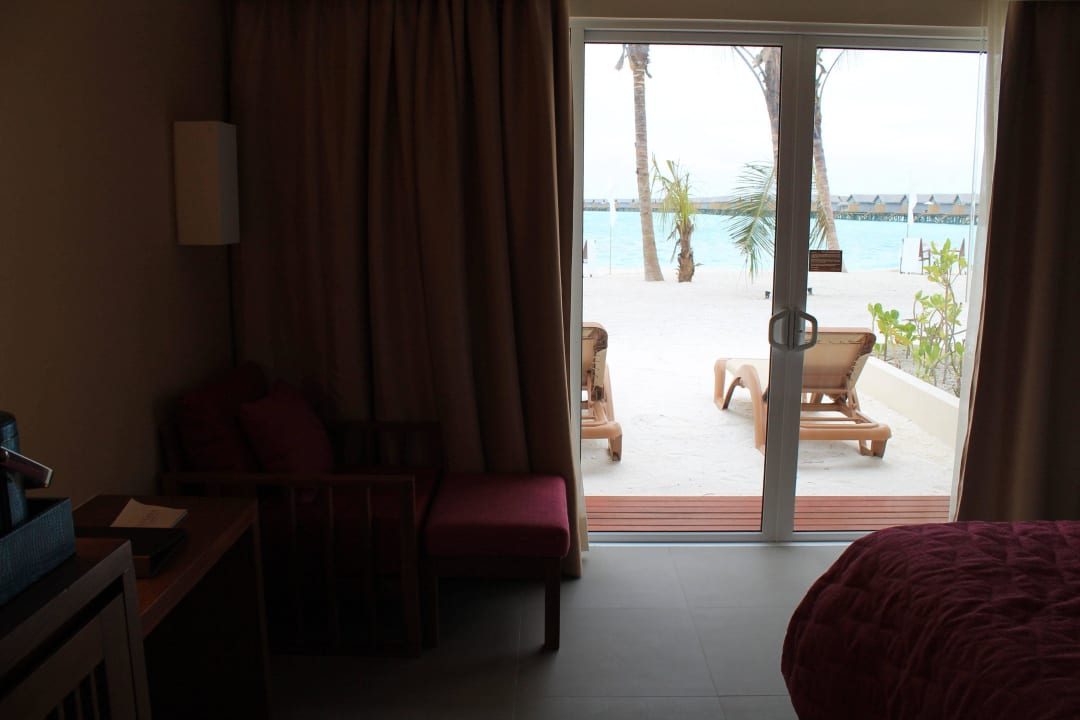 Schlafbereich Centara Ras Fushi Resort & Spa Maldives