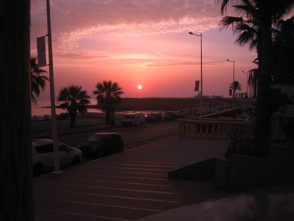 Sonnenaufgang vor dem Hotel Hotel El Habib