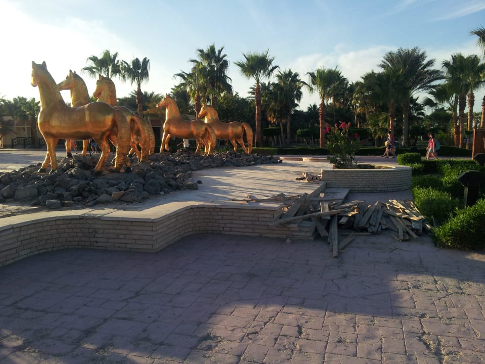 Golden 5 City Blend Club Aqua Resort