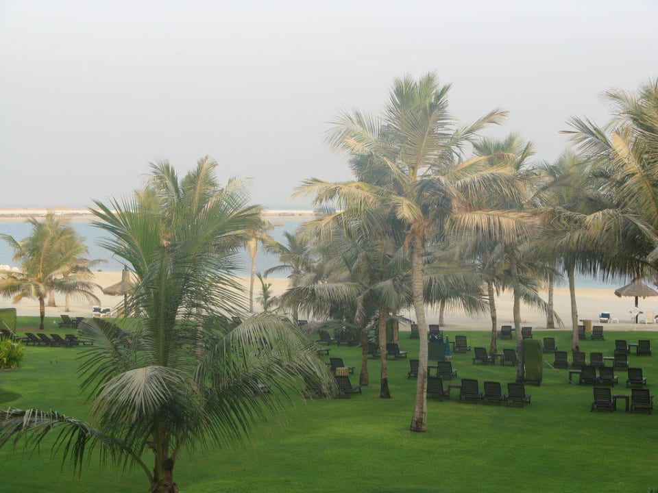 Gartenanlage zum Strand JA Palm Tree Court