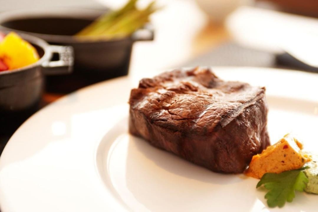 GRILL by Boston Hotel NEWBERLIN