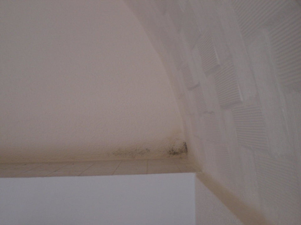 Bungalow - Schimmel an der Wand El Mouradi Club Kantaoui