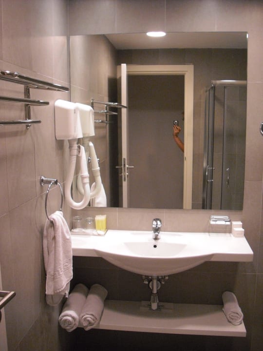 Badezimmer Crystal Springs Beach Hotel