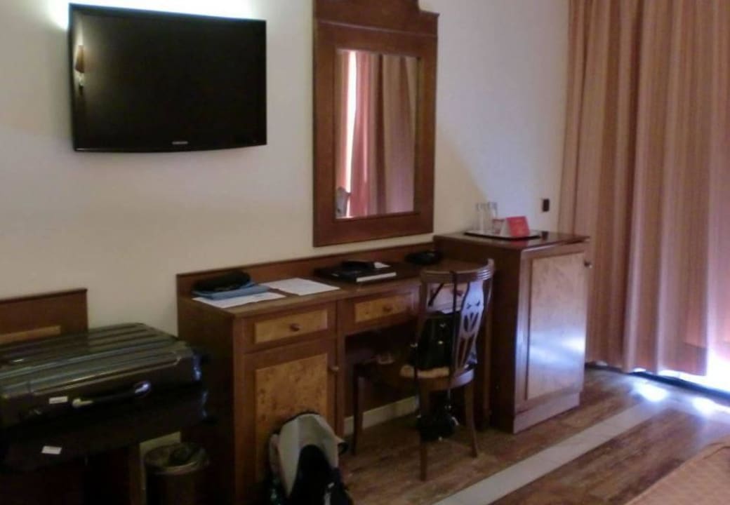 Gediegene Einrichtung ... Hotel Serrano Palace