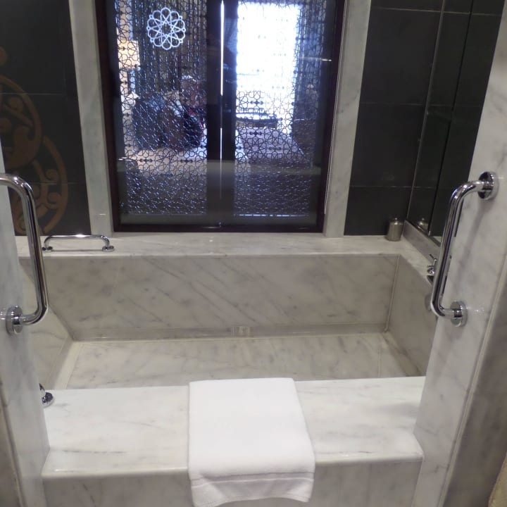 BADEZIMMER Jumeirah Zabeel Saray