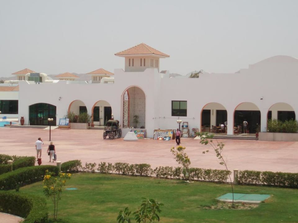 Blick auf das Restaurant Eingang Fantazia Resort Marsa Alam