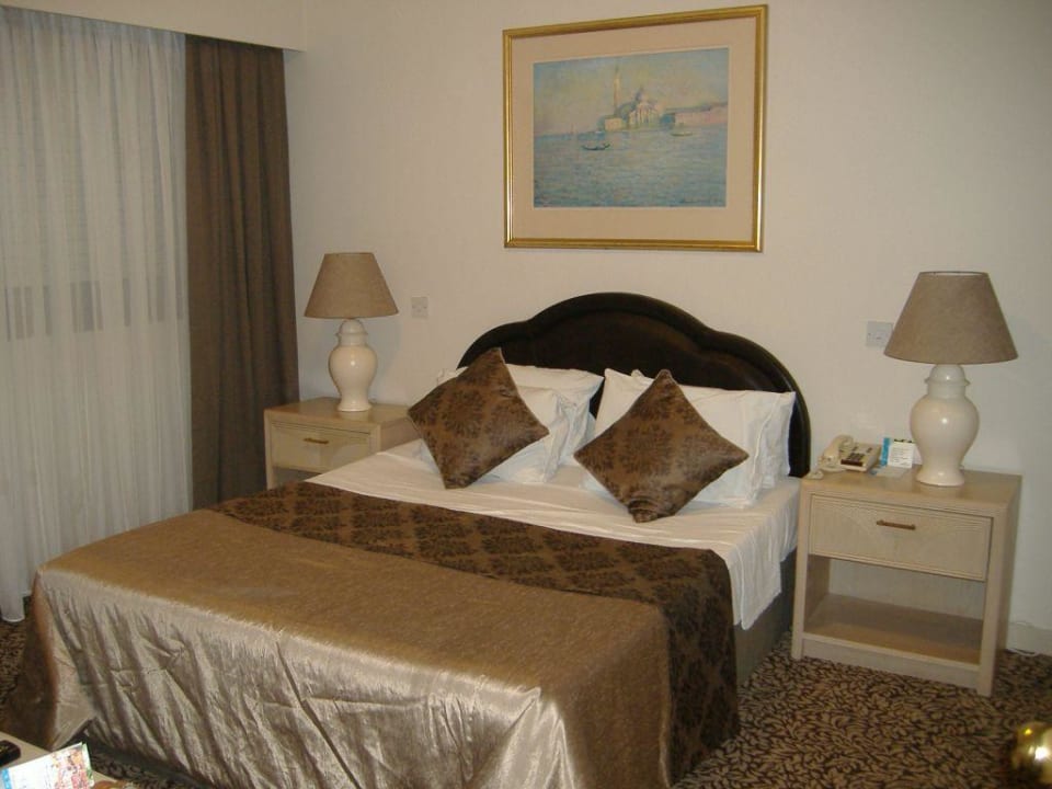 Schönes Zimmer! Jasmine Court Hotel and Casino