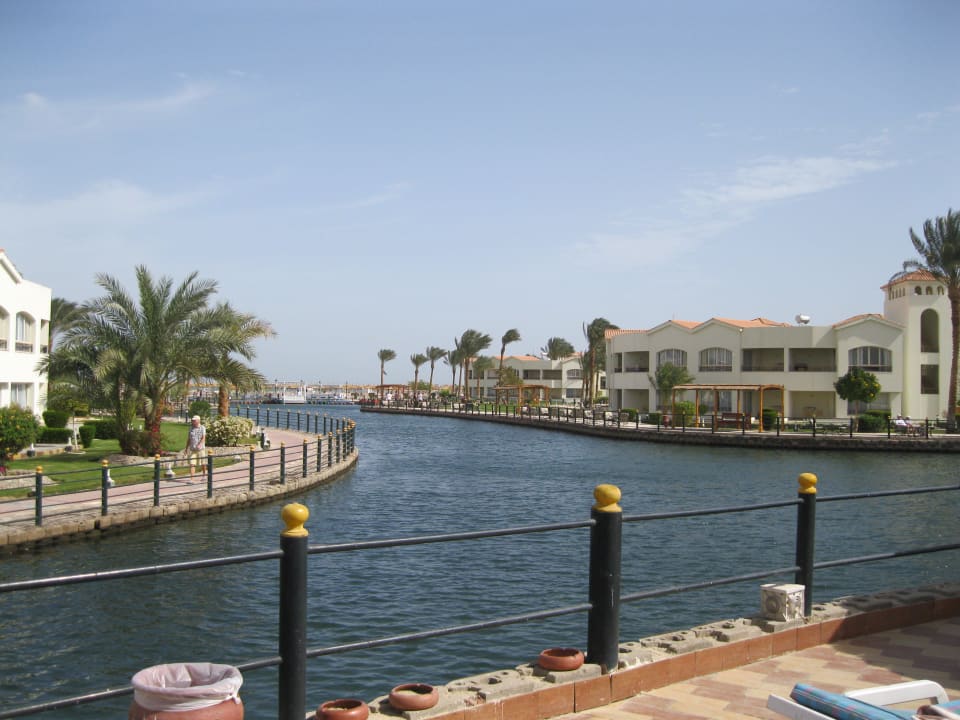 Blick vom Warmwasserpool Richtung Meer Pickalbatros Dana Beach Resort - Hurghada