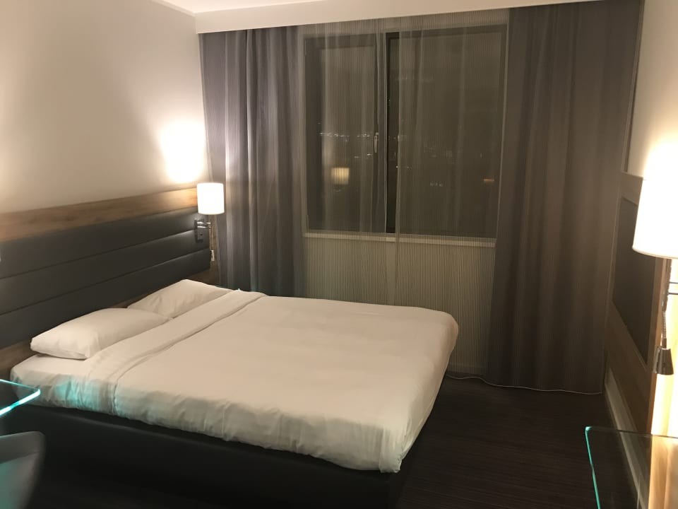 Zimmer Hotel MOXY Berlin Ostbahnhof