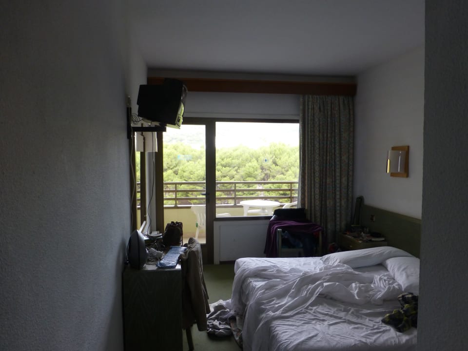 Kleines Zimmer, mini TV mit 2 Deutschen Programmen Hotel Vibra Beverly Playa