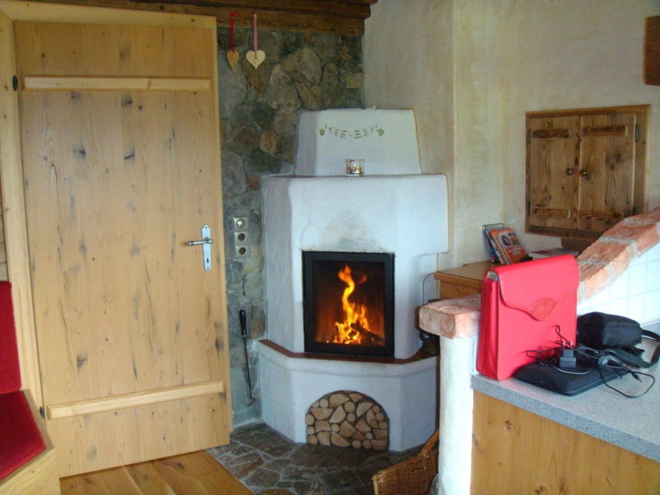 Kamin im Obergeschoß, Stube Almdorf Flachau