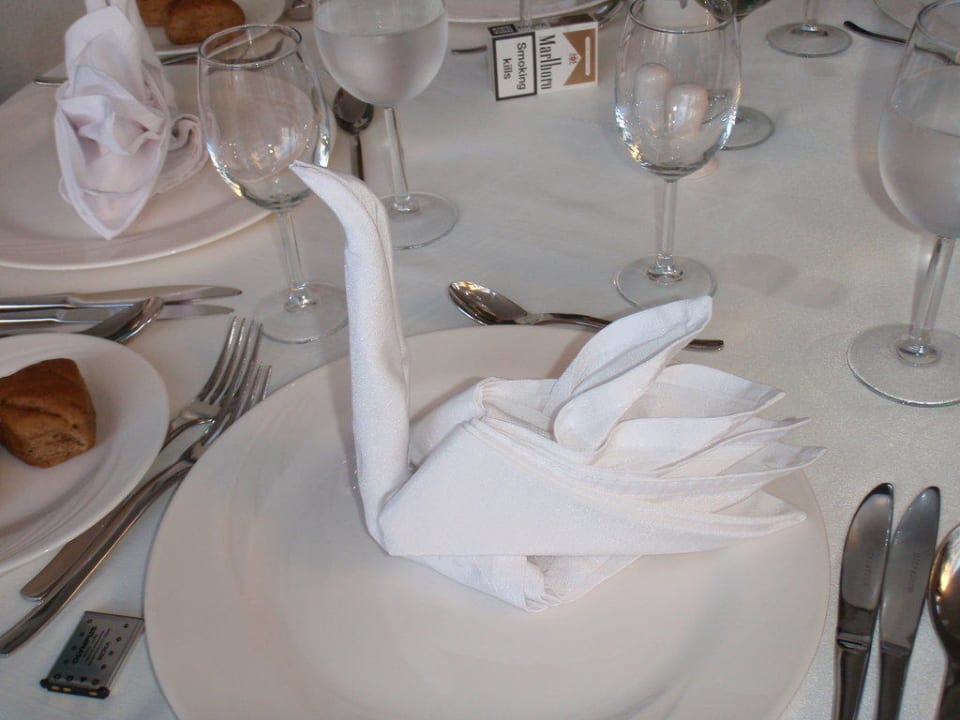 Tischdekoration im Themenrestaurant Alba Queen Hotel