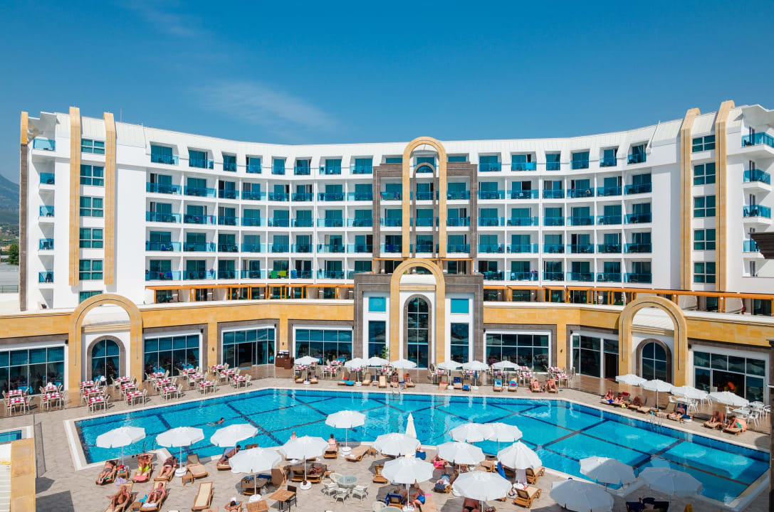 Ausblick The Lumos Deluxe Resort Hotel