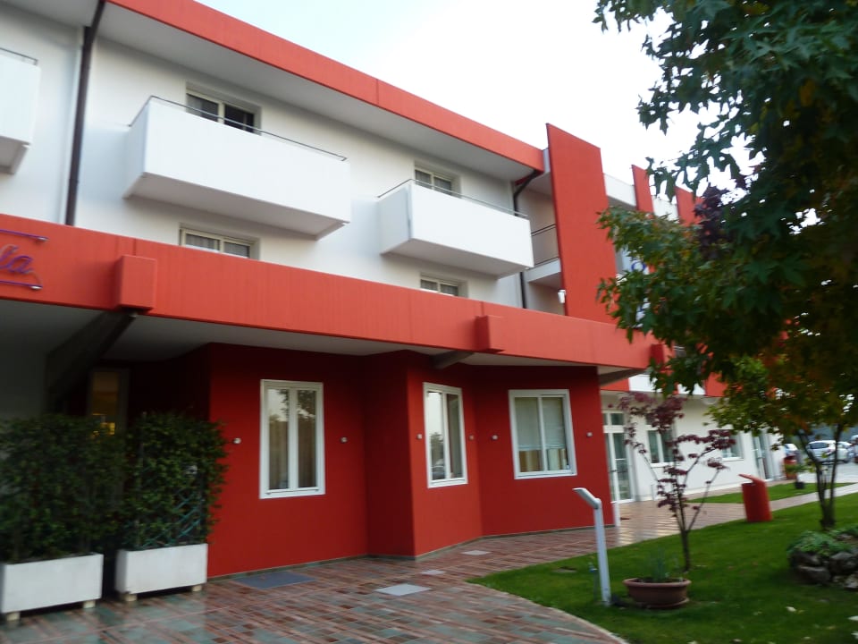 Hotelfassade Hotel Lo Zodiaco