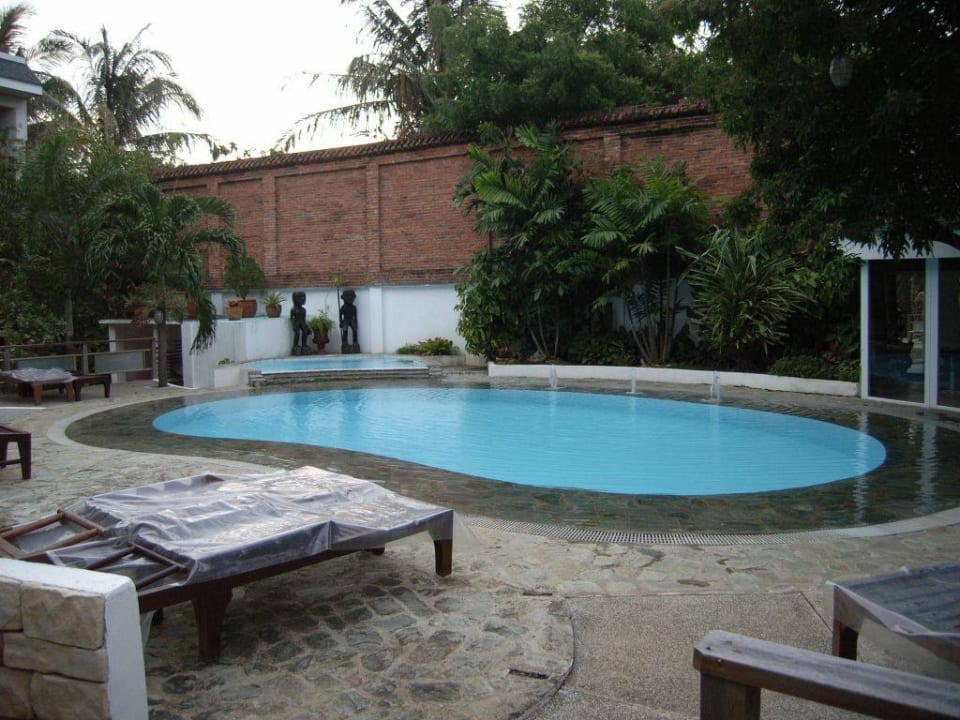 Pool im Hotel Pinjalo Pinjalo Resort & Villas