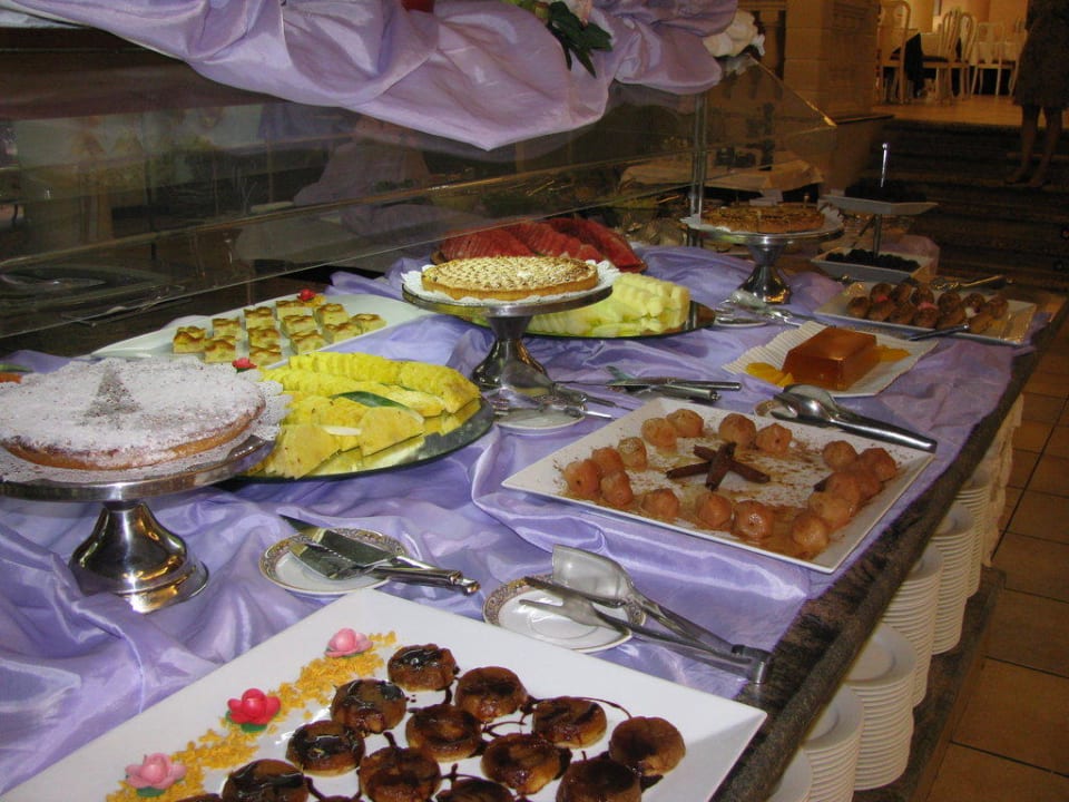 Auswahl am Buffet Lago Garden