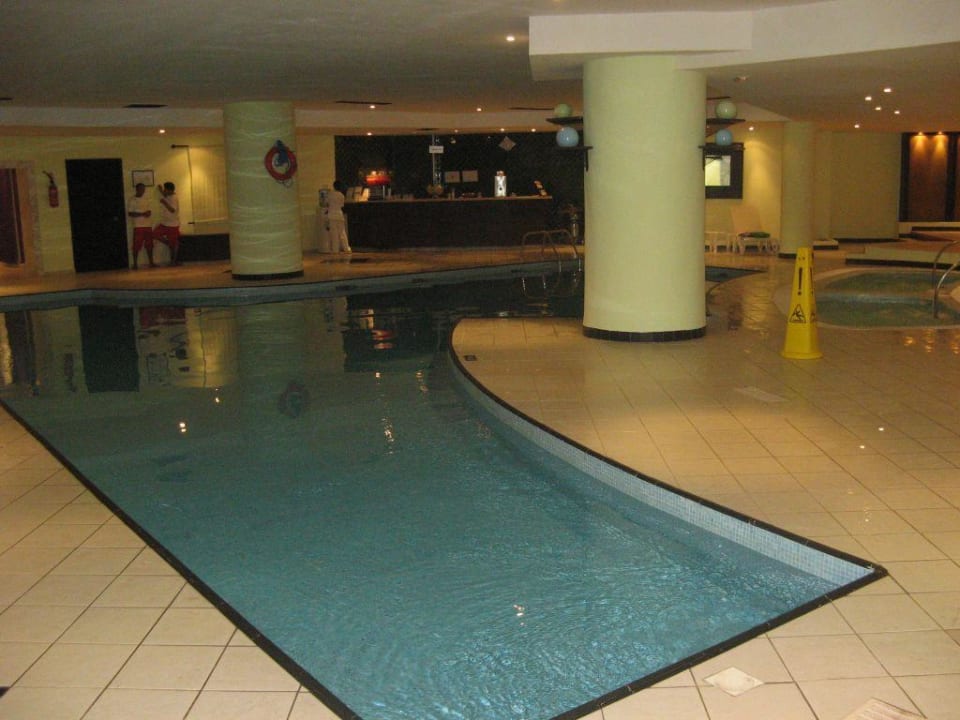 Basen kryty TUI BLUE Manar