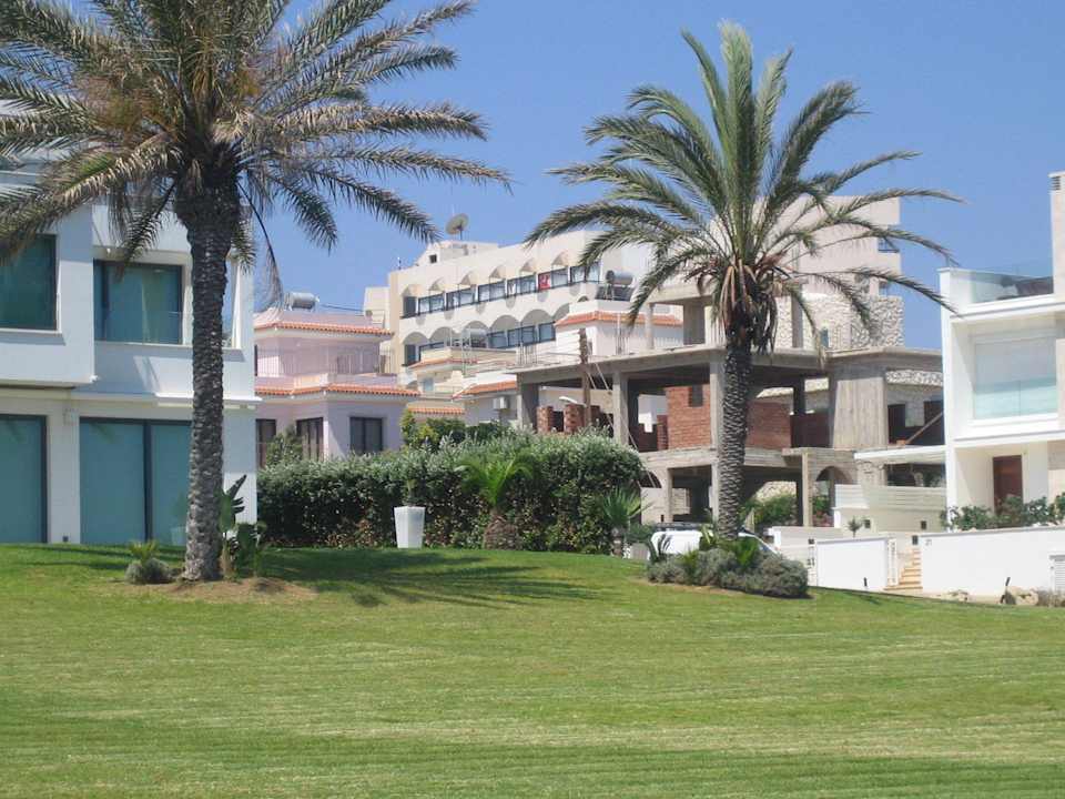 Gartenanlage Crystal Springs Beach Hotel