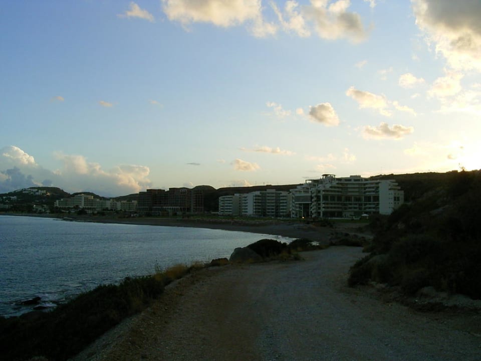 Blick auf das Hotel und den Strandabschnitt Elysium Resort & Spa Hotel