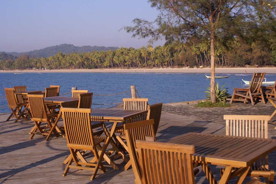 The Sundeck with views of the sea and shore Pleasant View Resort