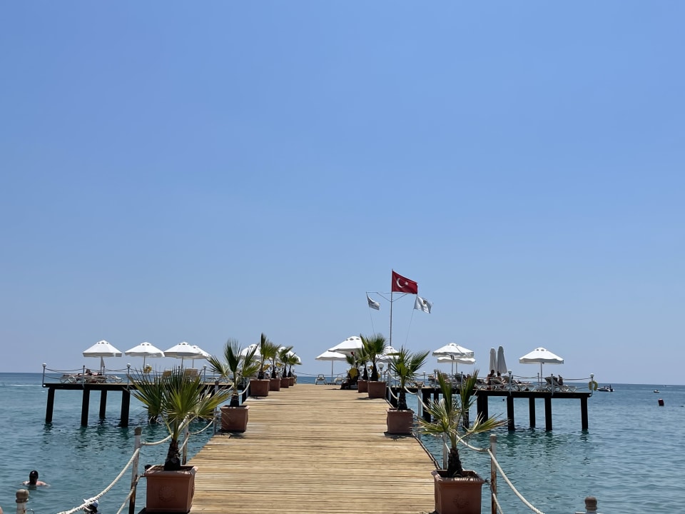 Strand Royal Wings Hotel