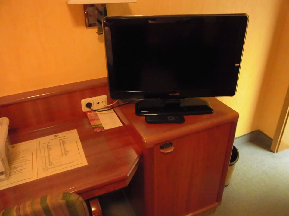 Minibar, TV Hotel Falter