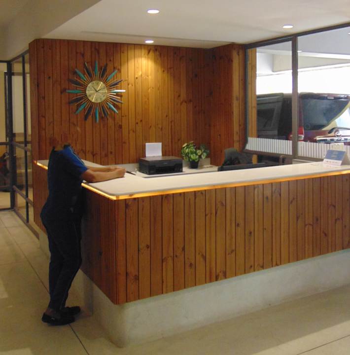 Lobby Kozi Suites Nairobi Airport