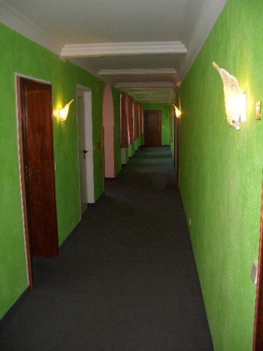 Gang 2. Stock Schloss-Hotel Bad Griesbach