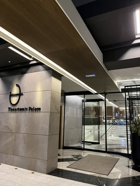 Außenansicht Hotel Theartemis Palace