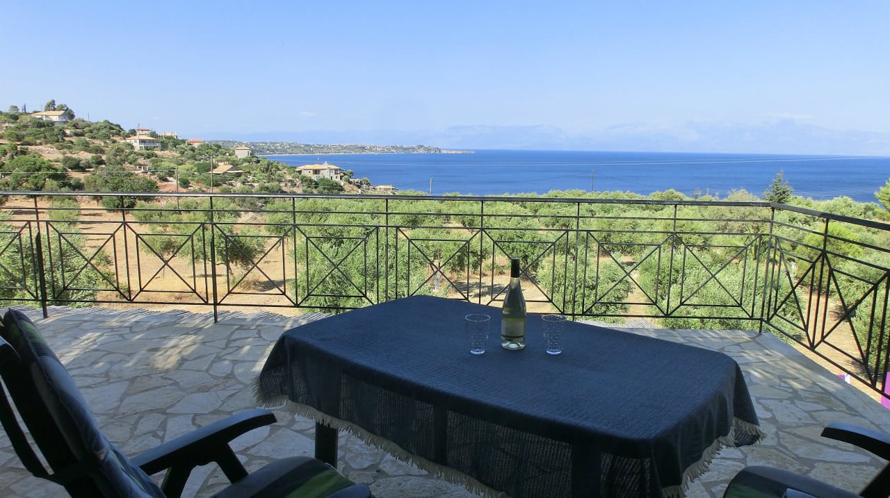 Blick von oberer Terrasse Villa Lenasia