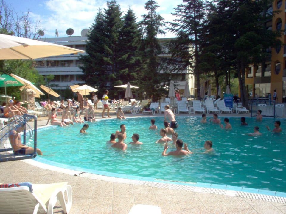 Wasserball im Pool HVD Viva Club Hotel