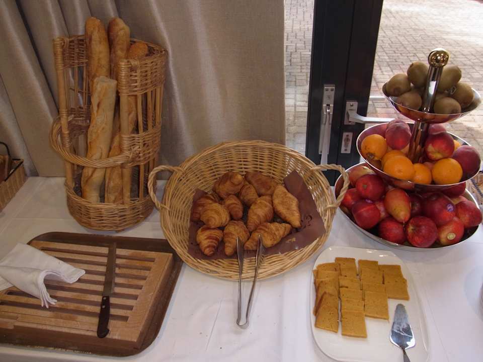 Frühstück Hotel Kyriad Montbeliard Sochaux