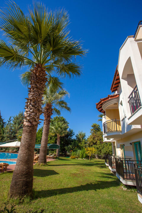 Gartenanlage Hotel Rebin Beach