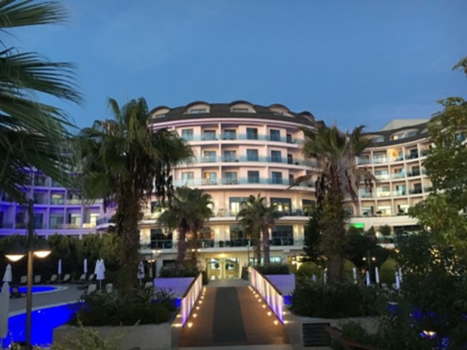 Außenansicht Commodore Elite Suites & Spa - Adults only