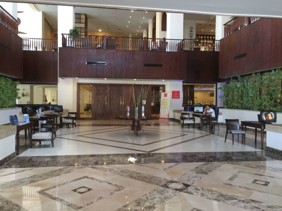 Eingang zum Restaurant & Büffet Steigenberger Aqua Magic