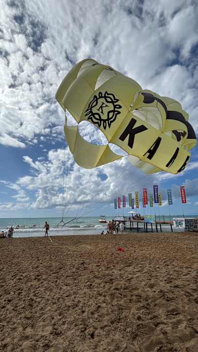 Strand Kamelya Aishen Club