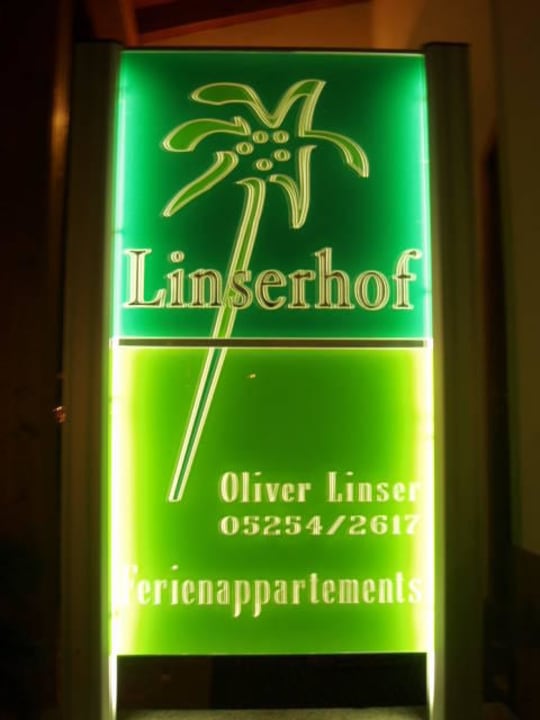 Logo Haupteingang Linserhof Ferienappartements