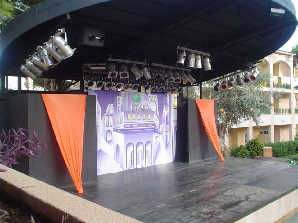 Bühne VIVA Cala Mesquida Suites & Spa 16+