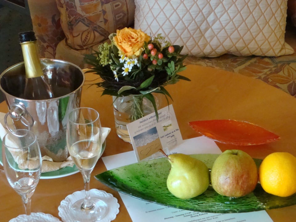 Zur Begrüssung Landhaus an de Dün Garni