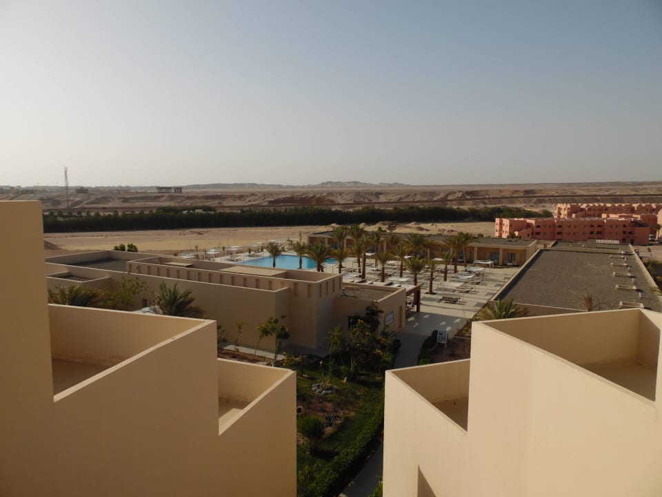Blick zum Pool Steigenberger Makadi Hotel - Adults only