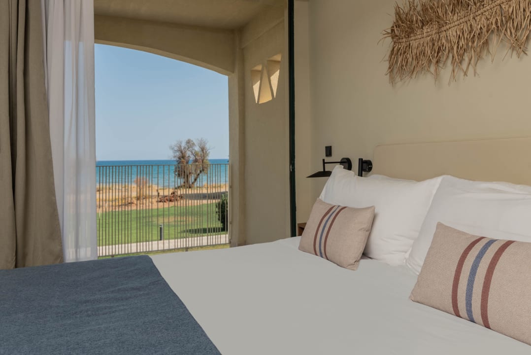 Zimmer Domes Aulūs Zante, Autograph Collection