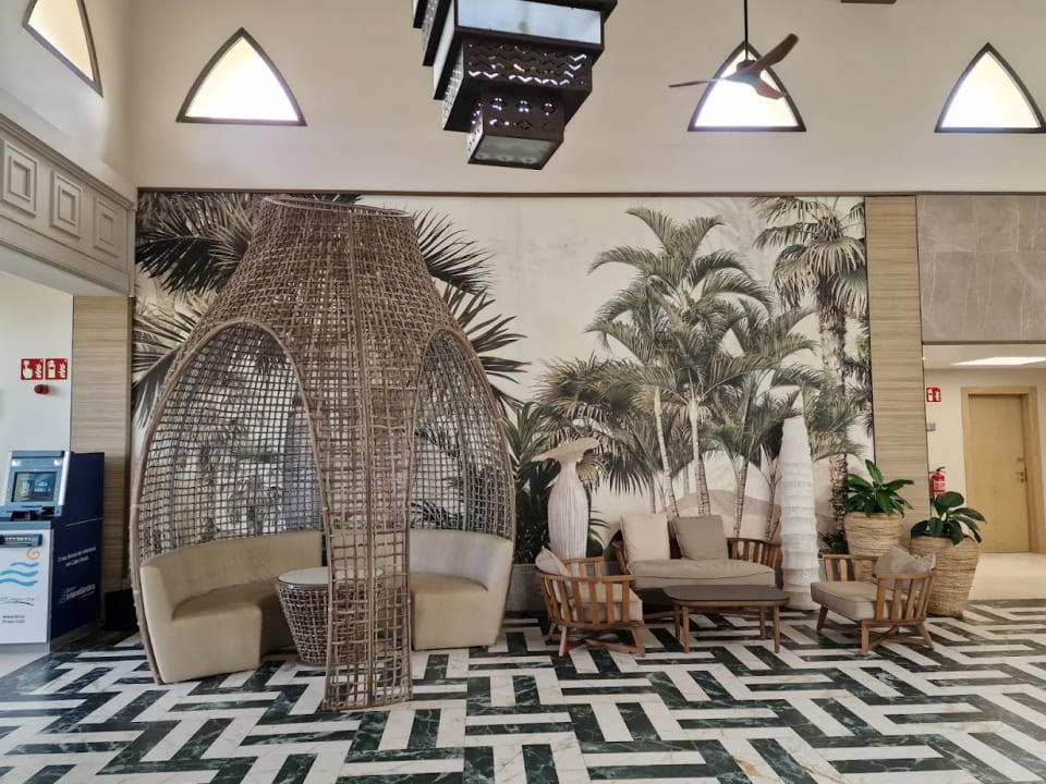 Lobby Hotel Riu Karamboa