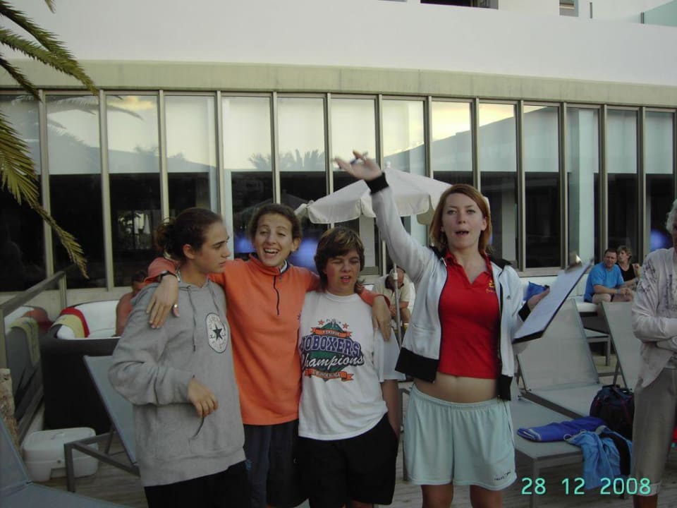 Animateurinen Myriam und Franscheska R2 Bahía Playa Design Hotel & Spa - Adults Only